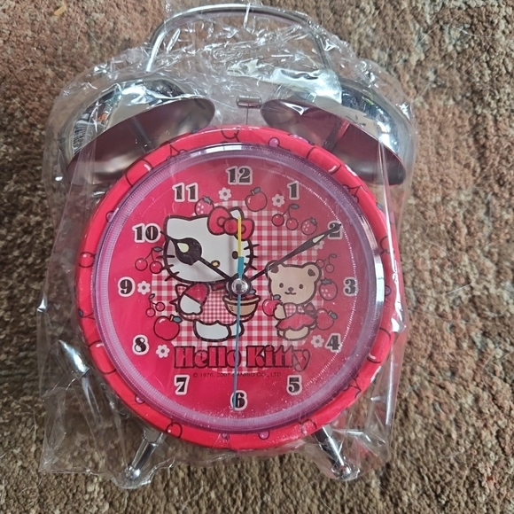 Sanrio Hello Kitty Red and White Box - Picture 1 of 6
